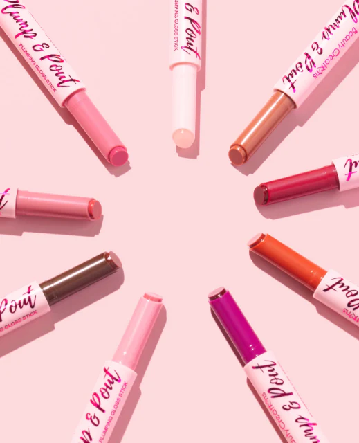 LABIAL EN BARRA PLUMP & POUT