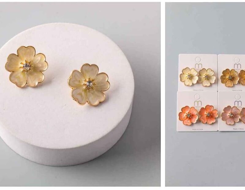 PAR DE ARETES CON DISEÑO