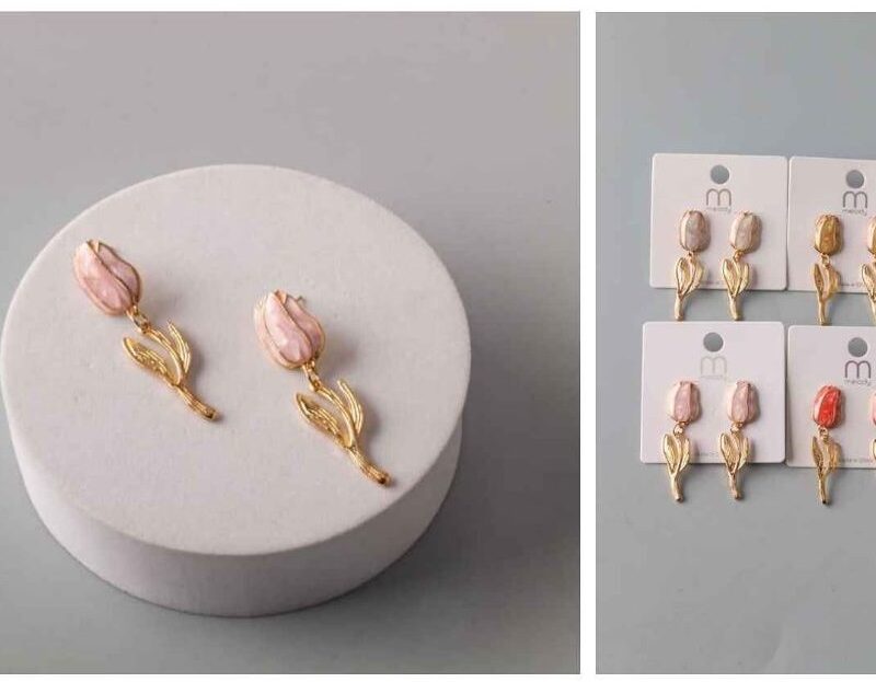 PAR DE ARETES CON DISEÑO