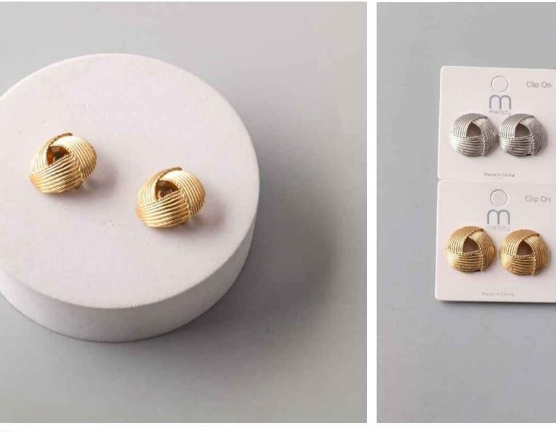 PAR DE ARETES CON DISEÑO