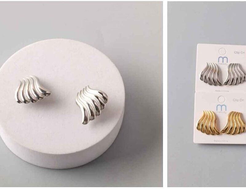 PAR DE ARETES CON DISEÑO