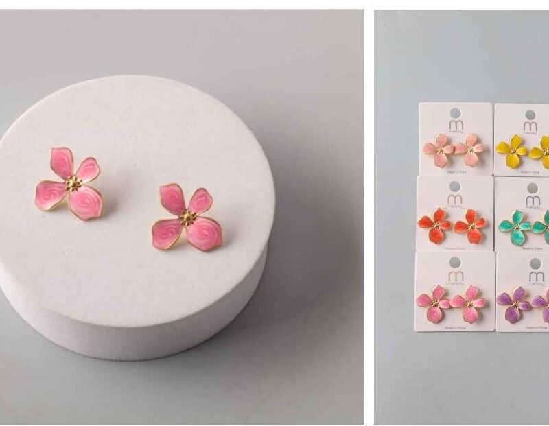 PAR DE ARETES CON DISEÑO