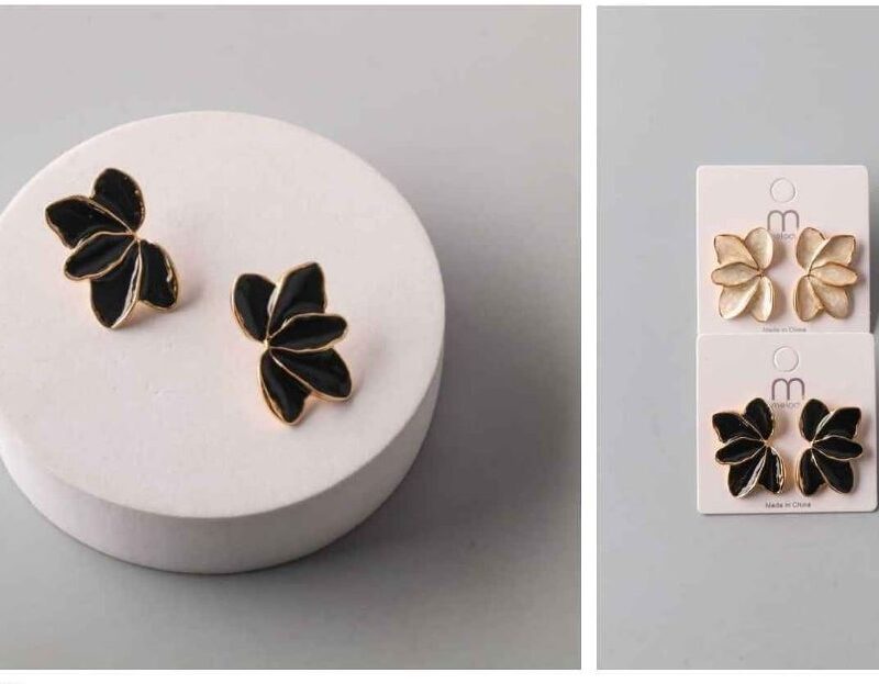 PAR DE ARETES CON DISEÑO
