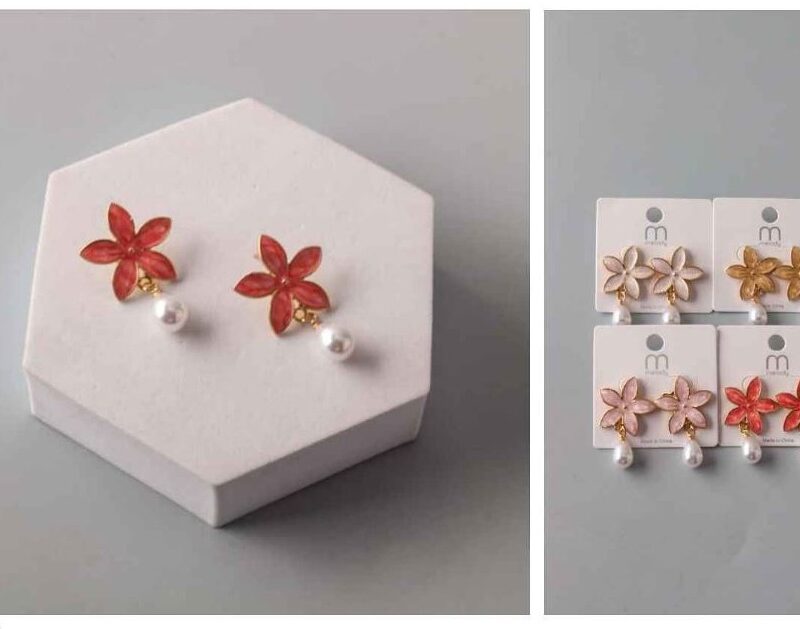 PAR DE ARETES CON DISEÑO